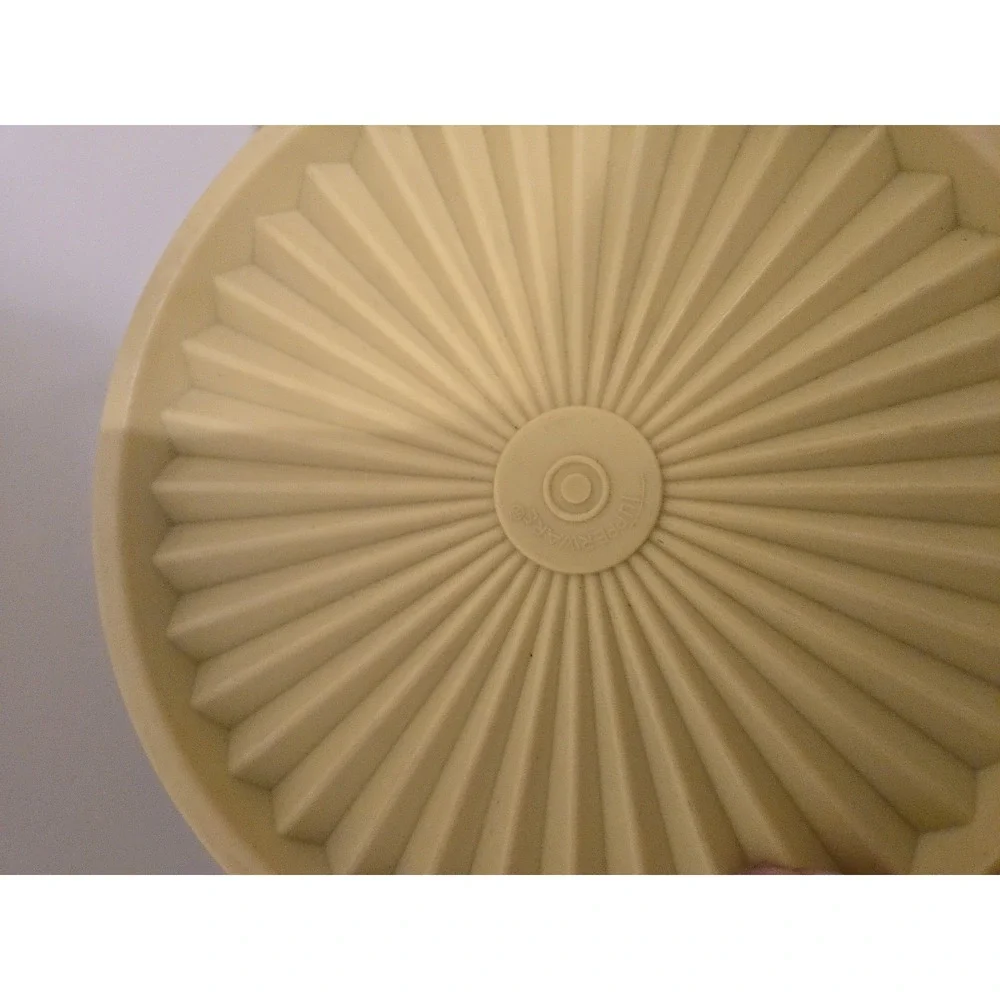 Tupperware 3pc yellow